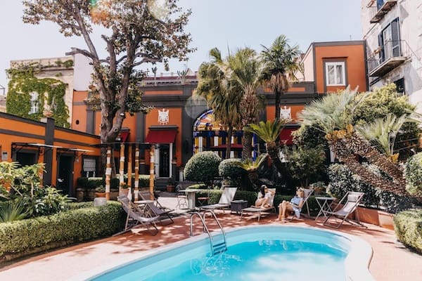 Costantinopoli 104 Napoli