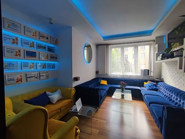 Greg &amp; Tom Hostel